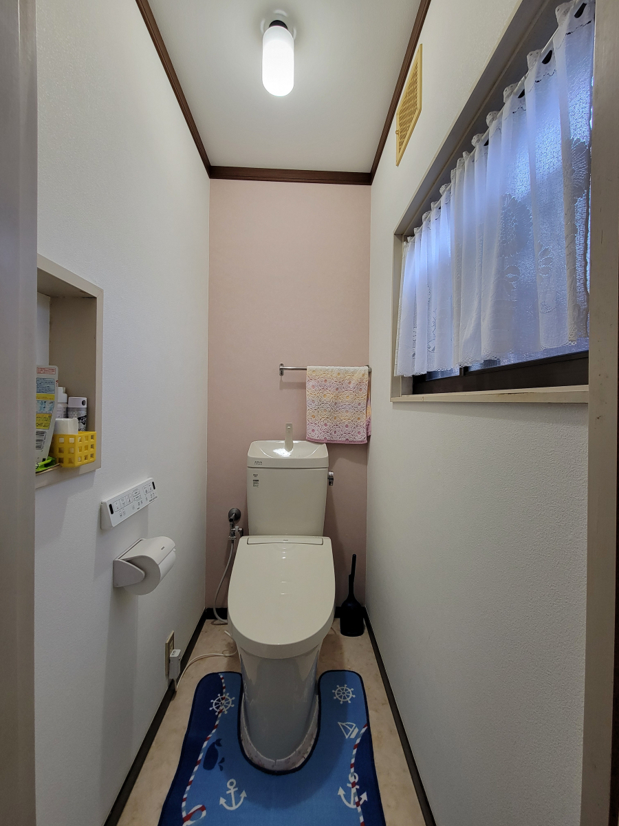 オカムラ・トーヨー住器のトイレ交換　LIXIL　アメージュリトイレの施工事例写真